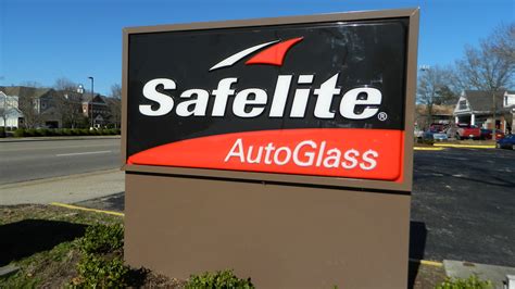 Safelite elgin - Whether the damage is on your windshield, rear or side window, services from Safelite AutoGlass can help. #1 auto glass specialist in the country. Safelite has more than 70 years of experience providing windshield and auto glass service to 6.2 million customers just like you each year. Not only do we have certified technicians who can get the ...